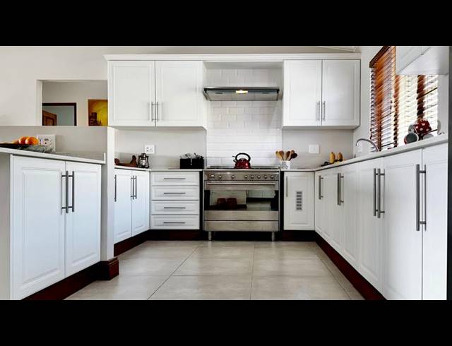 3 BEDROOM TOWNHOUSE FOR SALE IN HOWICK NORTH